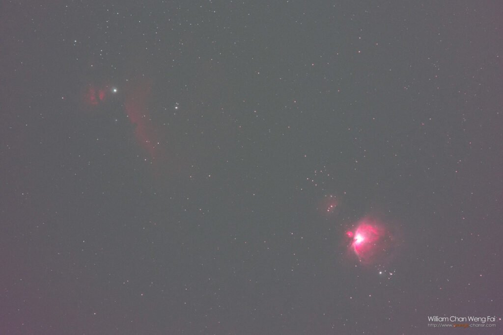 使用 Astro-DuoNarrowband 濾鏡，多餘的背景光幾乎不再看見，只剩下星雲的紅色。